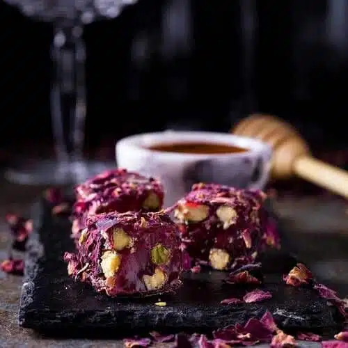 Şekerci Cafer Erol Rose Covered Turkish Delight with Pomegranate Flavor